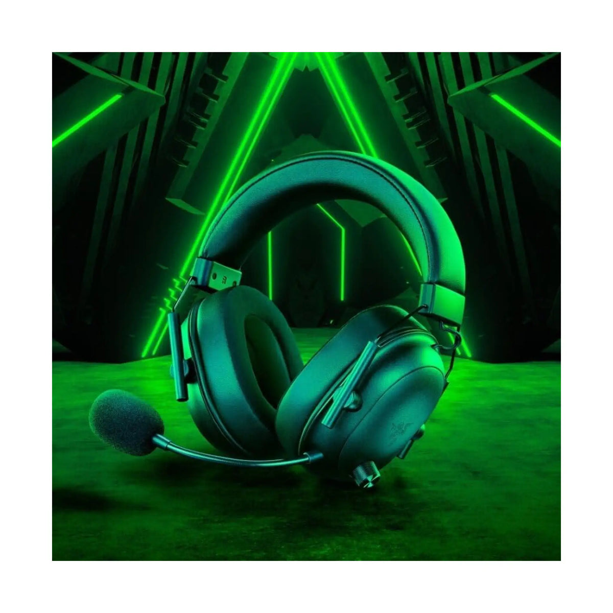 Razer BlackShark V2 HyperSpeed Wireless Gaming Headset – THX Spatial Audio, 50mm Drivers, 2.4GHz & Bluetooth, 70-Hour Battery, Black